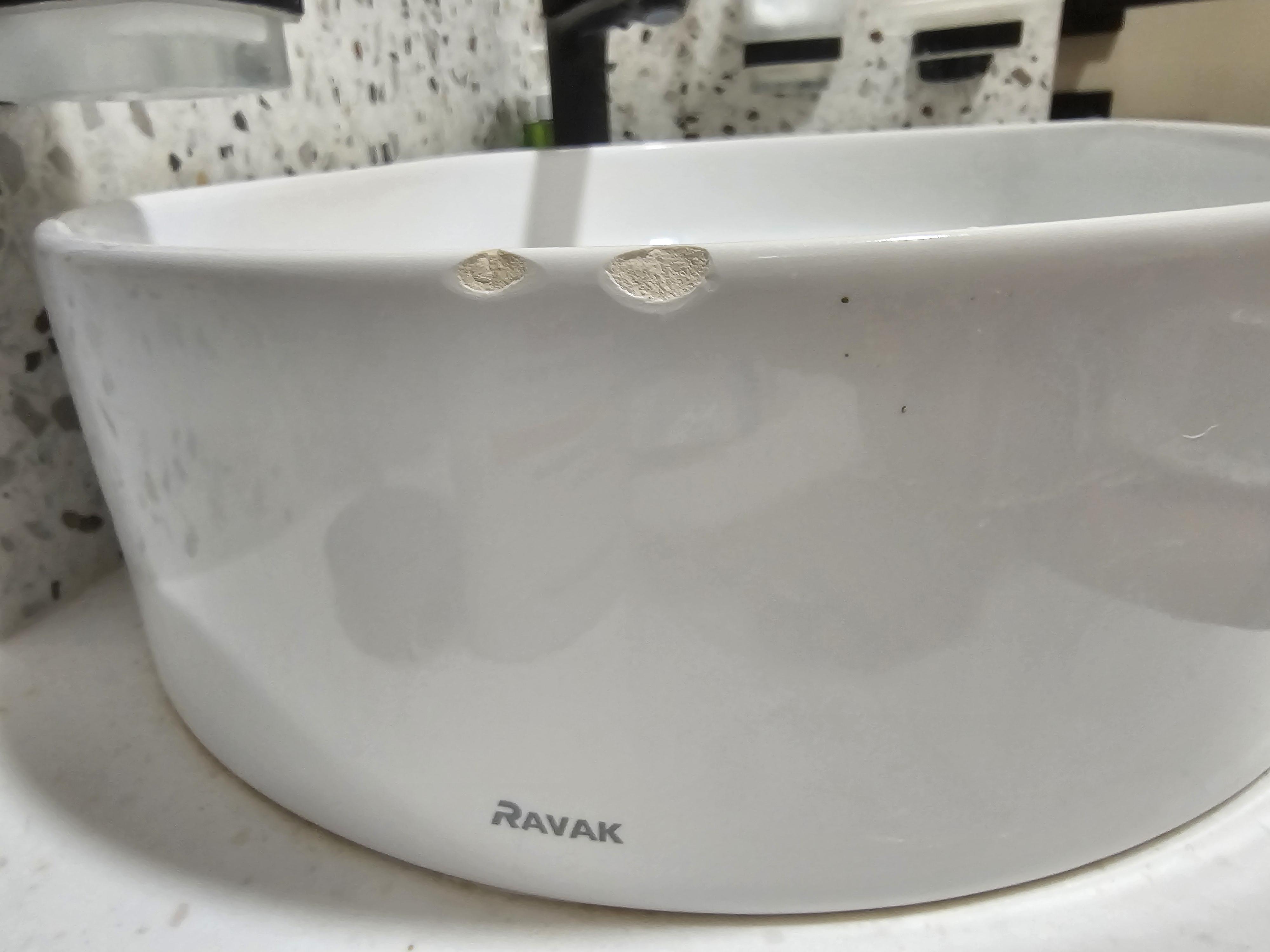 Умивальник накладний Ravak CERAMIC XJX01155001 550x370x120 мм Білий (83916) у реальних умовах використання від користувача Артем.