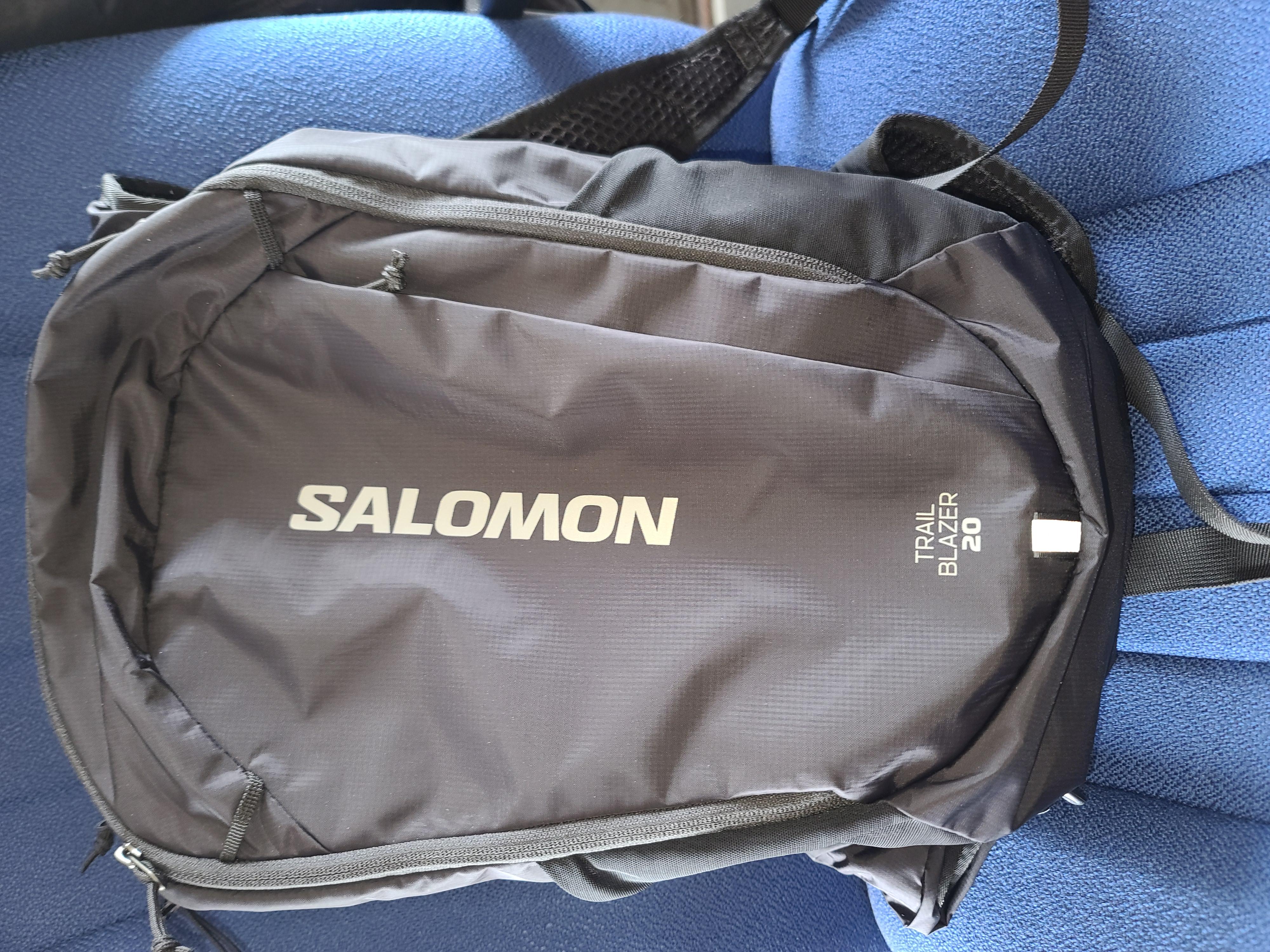 Рюкзак Salomon TRAILBLAZER 20 TRAILBLAZER 20 LC1048400 20 л чорний у реальних умовах використання від користувача Евгений.