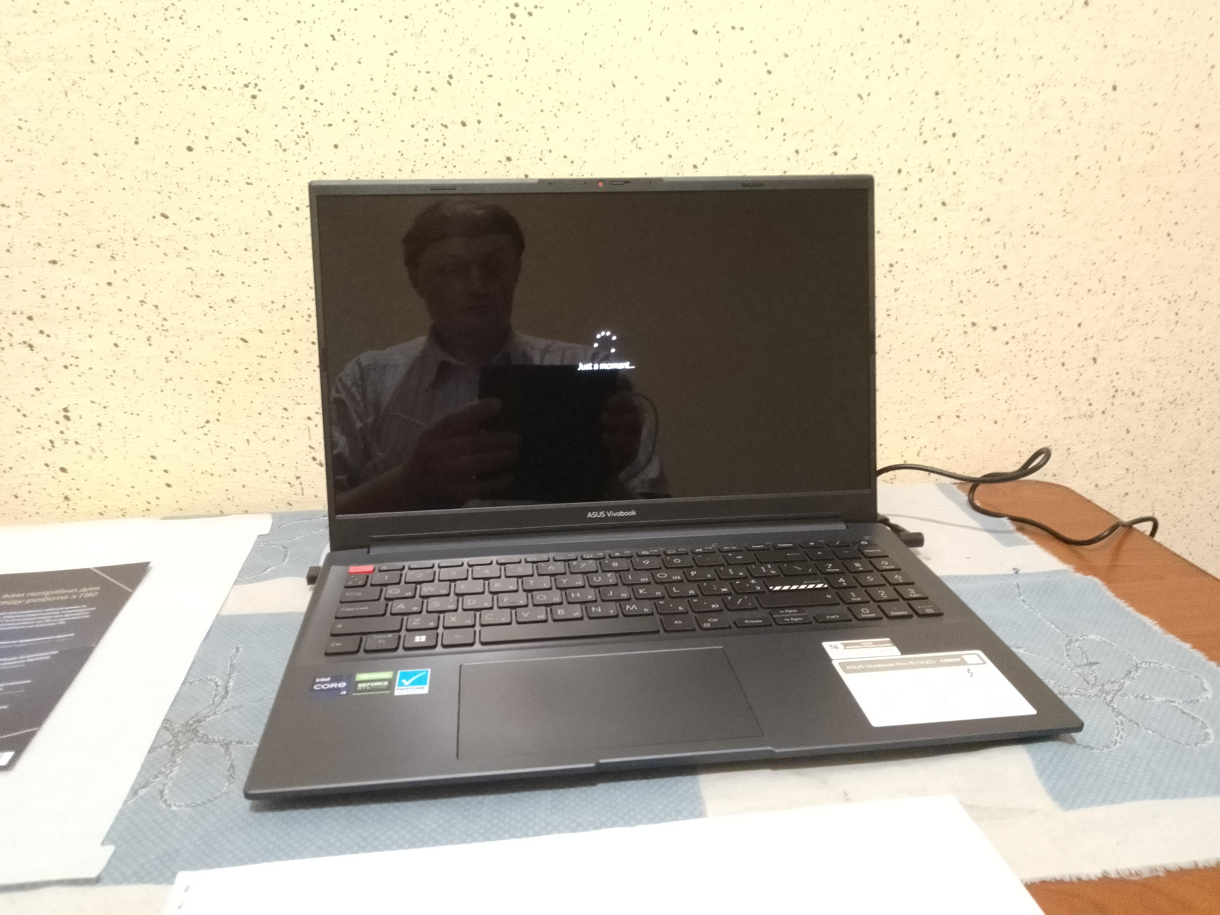 Ноутбук Asus Vivobook Pro 15 OLED K6502HC-MA060W 15,6" (90NB0YX1-M00720) quiet blue в реальных условиях использования от пользователя Ігор Вікторович Вінський.