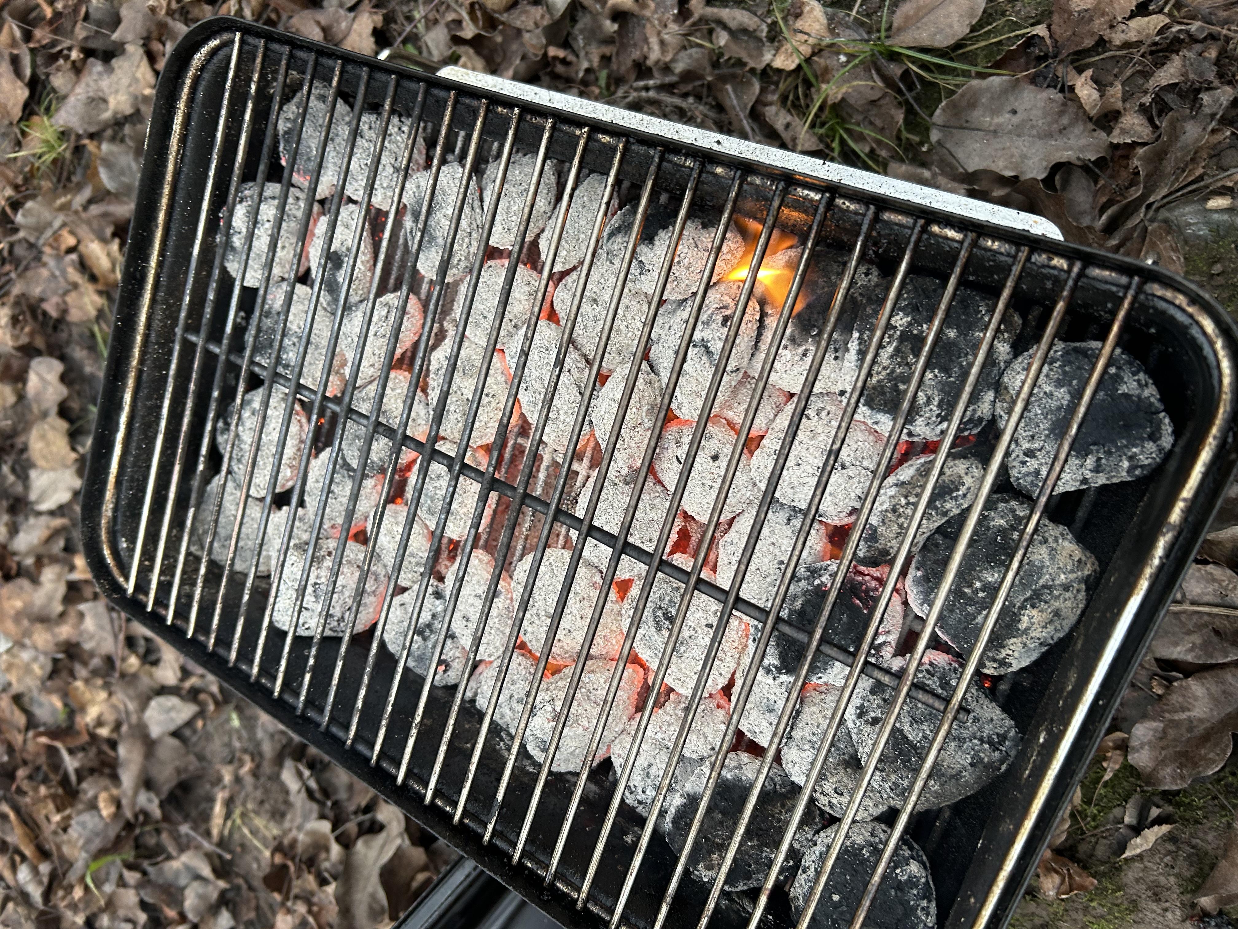 Гриль вугільний Weber Go-Anywhere 1131004 у реальних умовах використання від користувача Олексій.