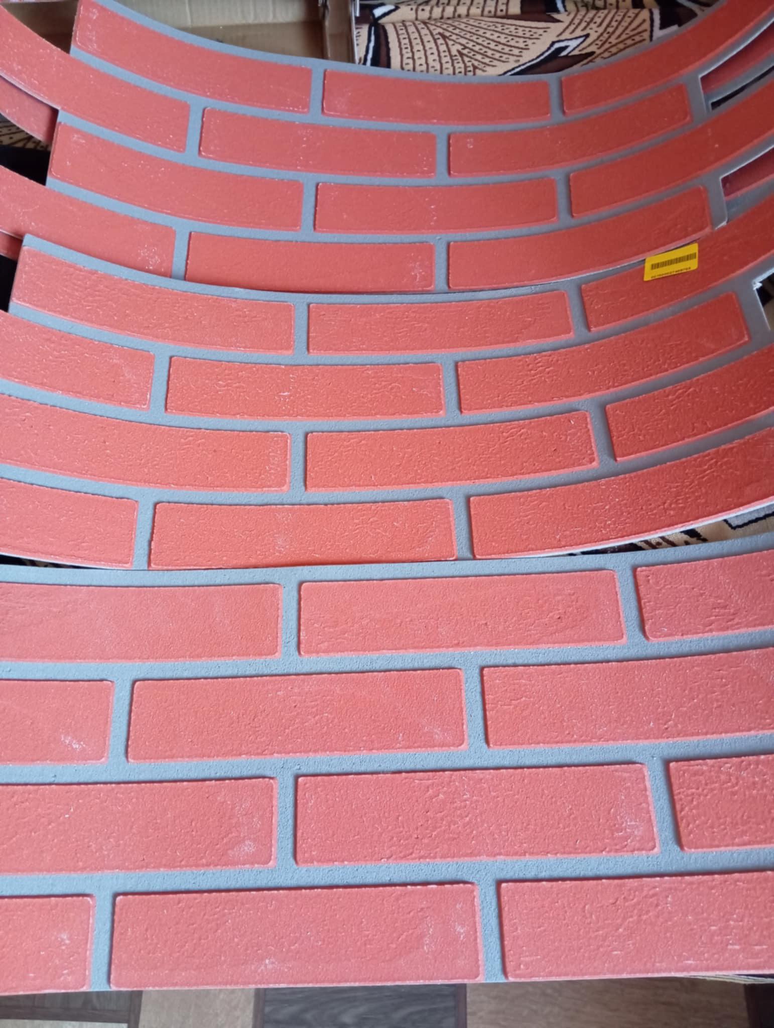 Декоративна панель Flexolith Brick на самоклеючій основі S-Barok 114 у реальних умовах використання від користувача Лариса.