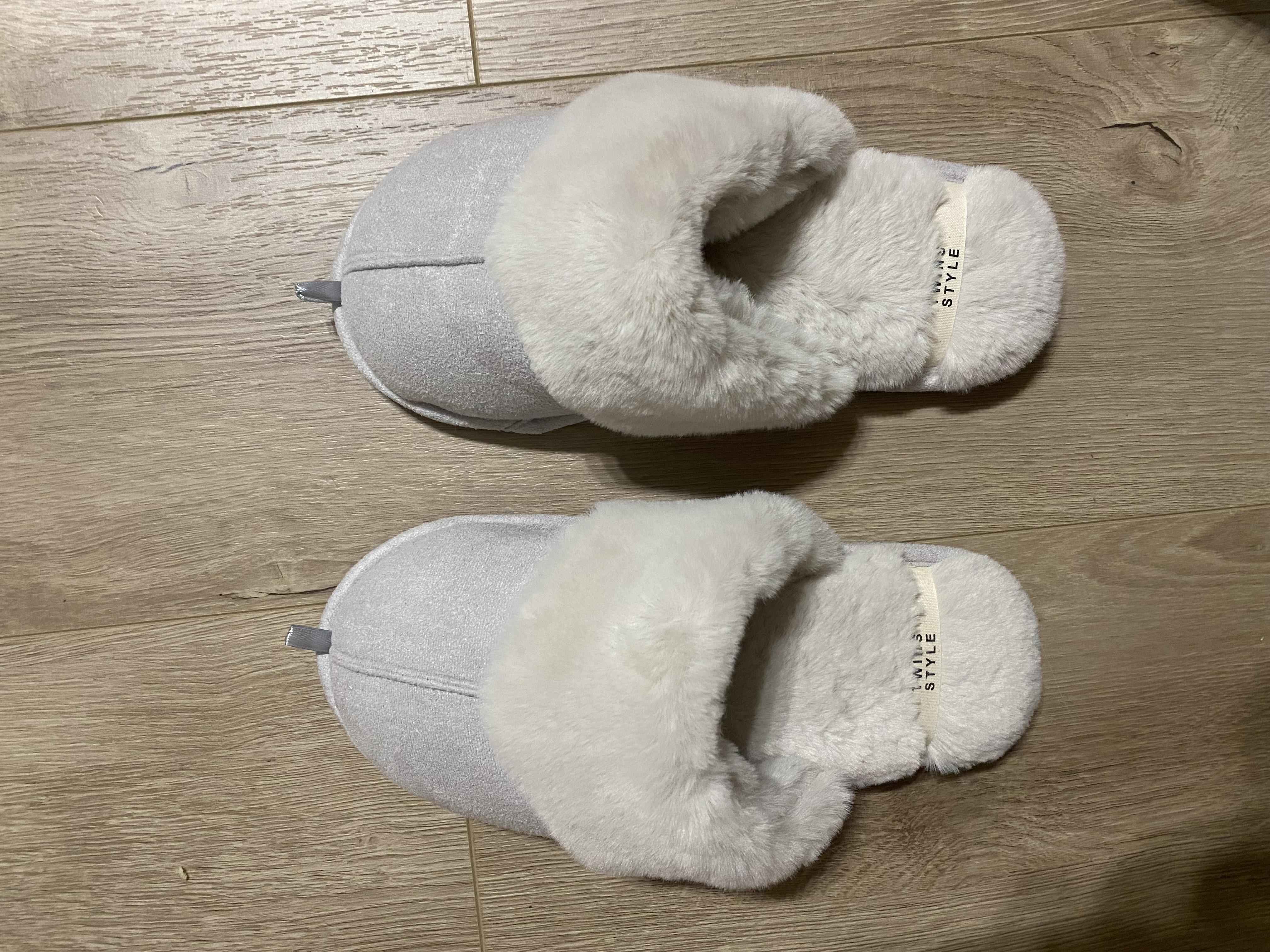 Капці домашні Twins HS-LUX замшевi з хутряним виворотом р.40 світло-сірий у реальних умовах використання від користувача Зеновія.