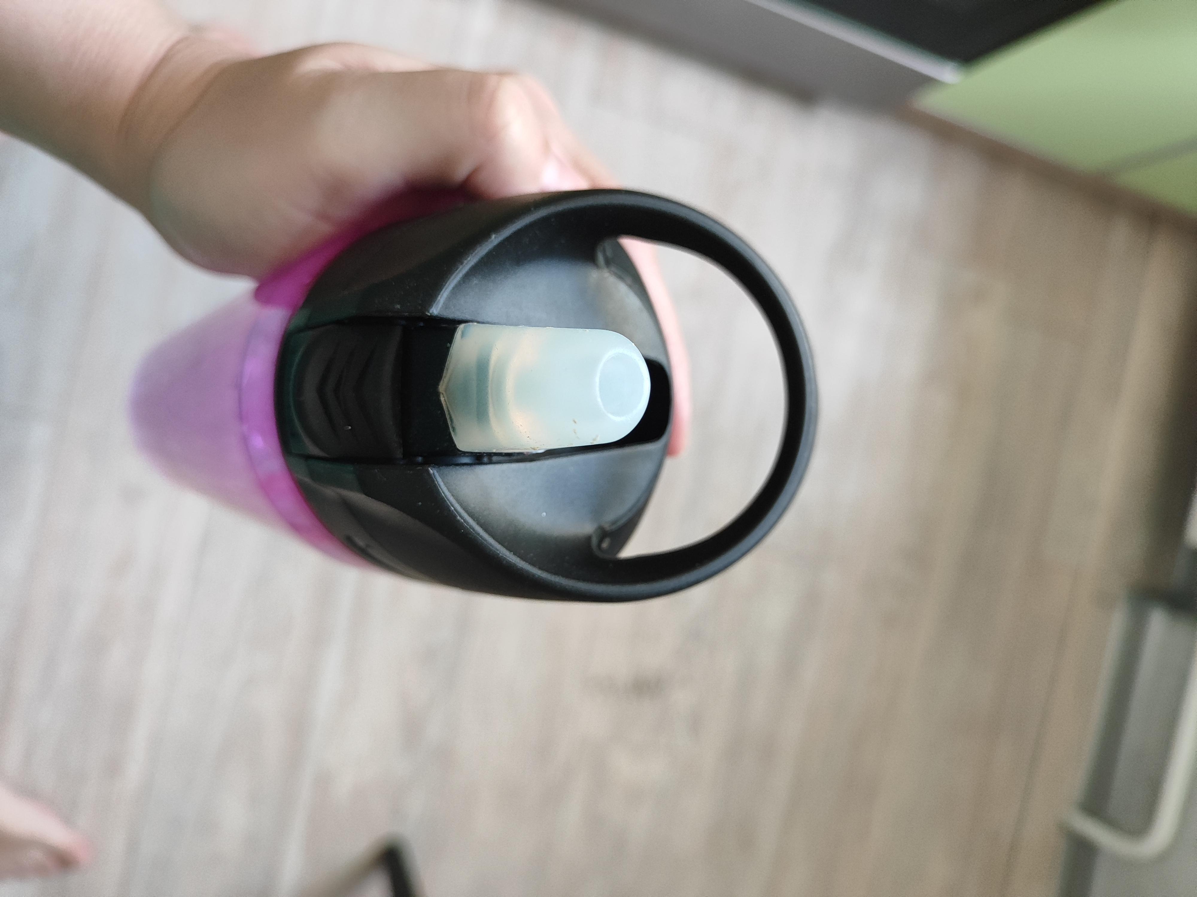 Бутылка Nike TR Hypercharge Straw Bottle 700 мл фіолетовый в реальных условиях использования от пользователя Тала.