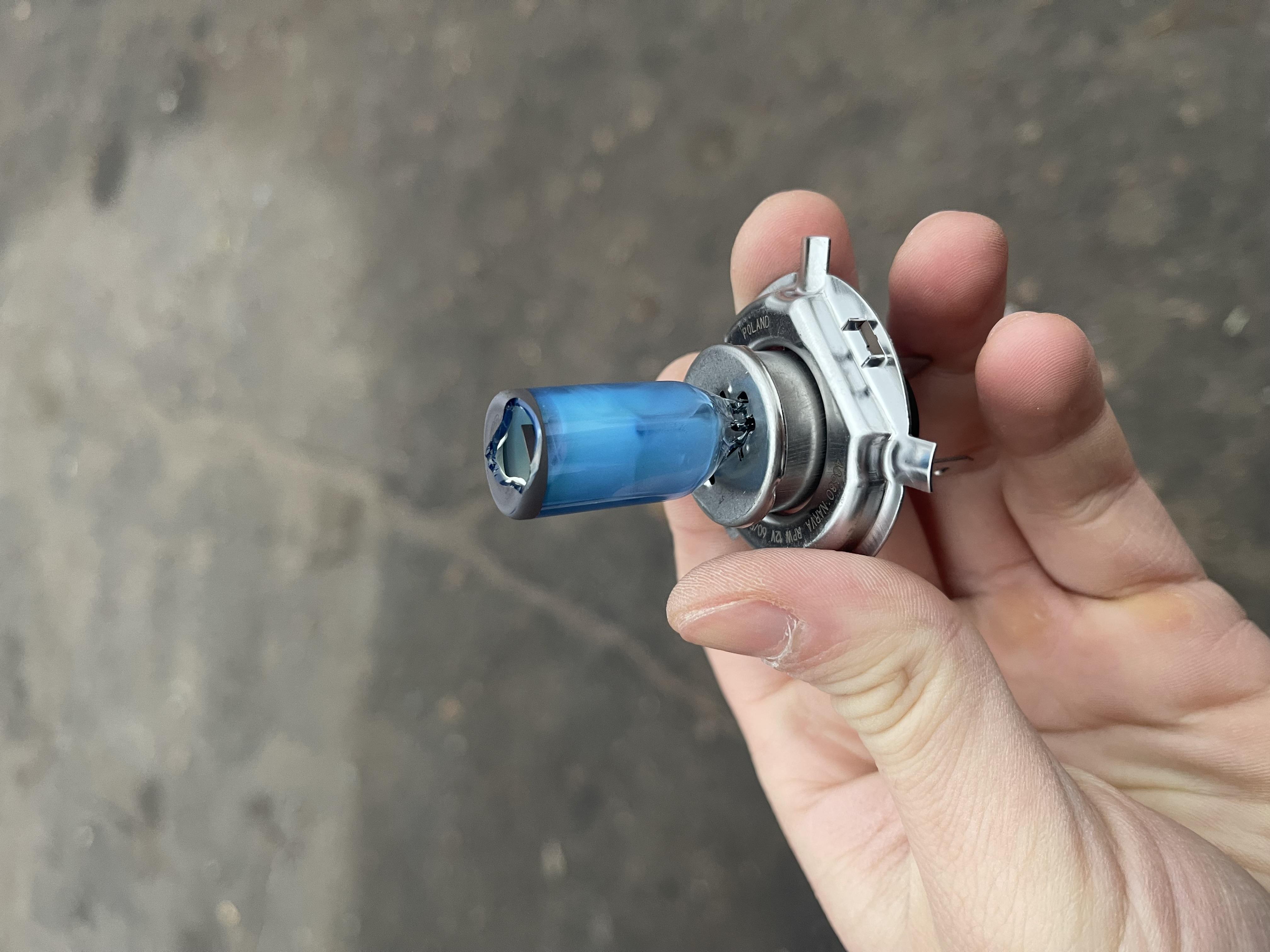 Автолампа галогенная Narva P43t Range Power White 4500K H4 60/55 Вт 2 шт.(NV 48680.2BOX) в реальных условиях использования от пользователя Сергій.