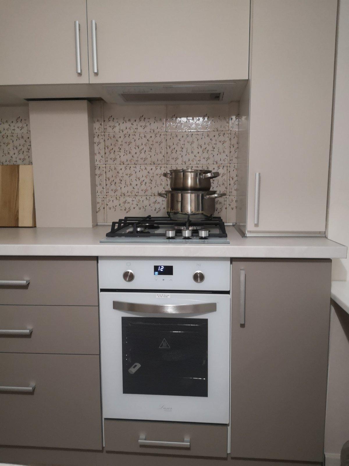 Духова шафа електрична Luxor HB 4510 WH Blütenweiß 9 програм (4545) у реальних умовах використання від користувача Уляна Ковтова.
